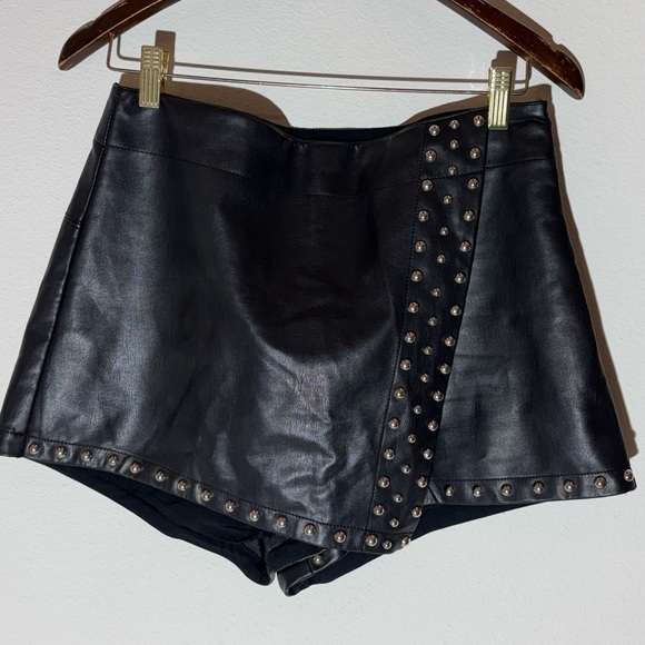 Free People Emmy Mini Studded Skort Size 6 - Picture 4 of 6